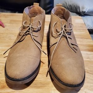 Bruno Marc Tan Suede Chukkas